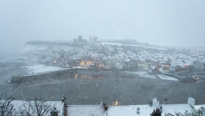 Premier League matches facing posponed due to snow and ice - Ảnh 1