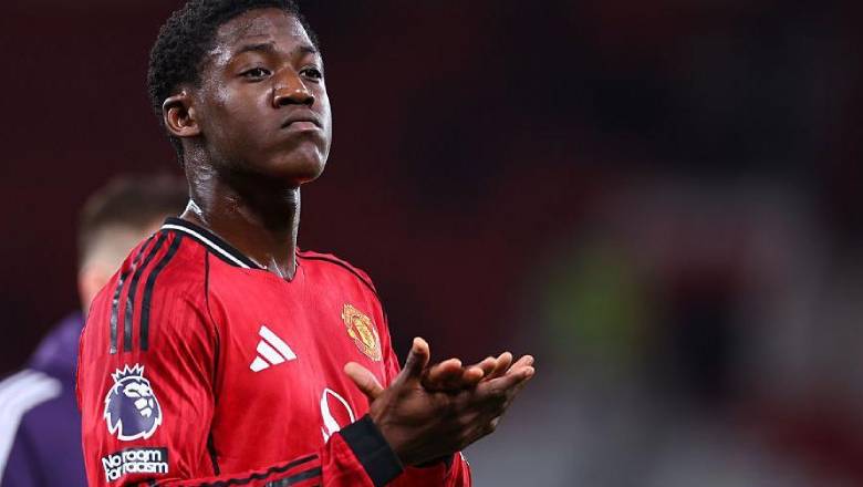 Kobbie Mainoo resolves Man United future after talks with Michael Carrick - Ảnh 2