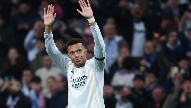 Kylian Mbappe gestures his apology to Monaco fans on his Ronaldo record-breaking day - Ảnh 1
