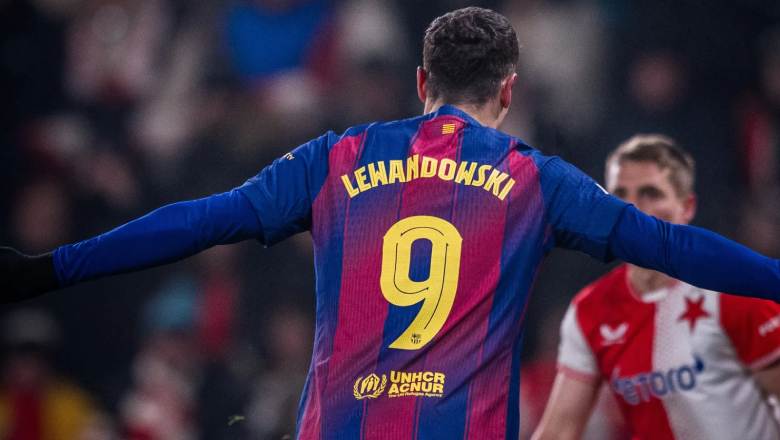 Villain to Victor: Lewandowski redeems own goal to sink Slavia Prague - Ảnh 1