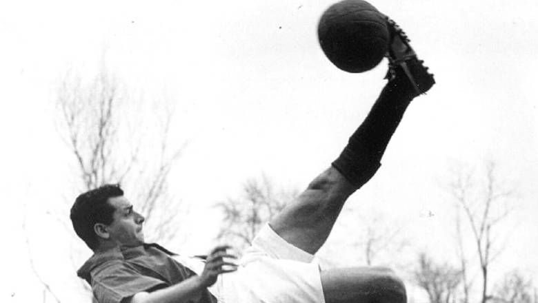 Top 5 best bicycle kicks in football history of all time: Zlatan, Ronaldo, and more - Ảnh 2