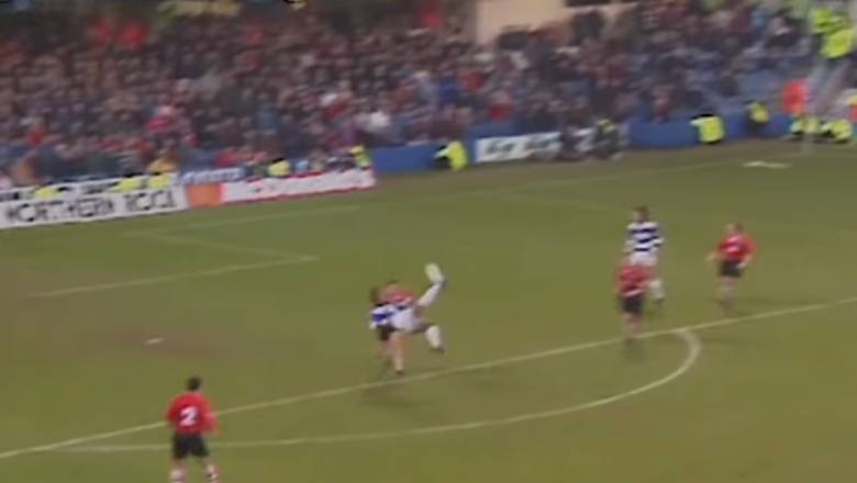 Top 5 best bicycle kicks in football history of all time: Zlatan, Ronaldo, and more - Ảnh 6