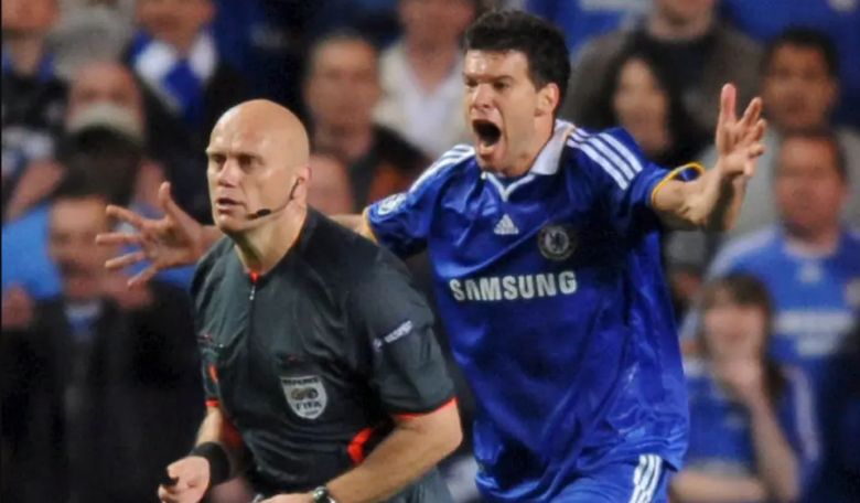 10 most controversial Champions League matches: When refereeing decisions favoured Barcelona - Ảnh 4