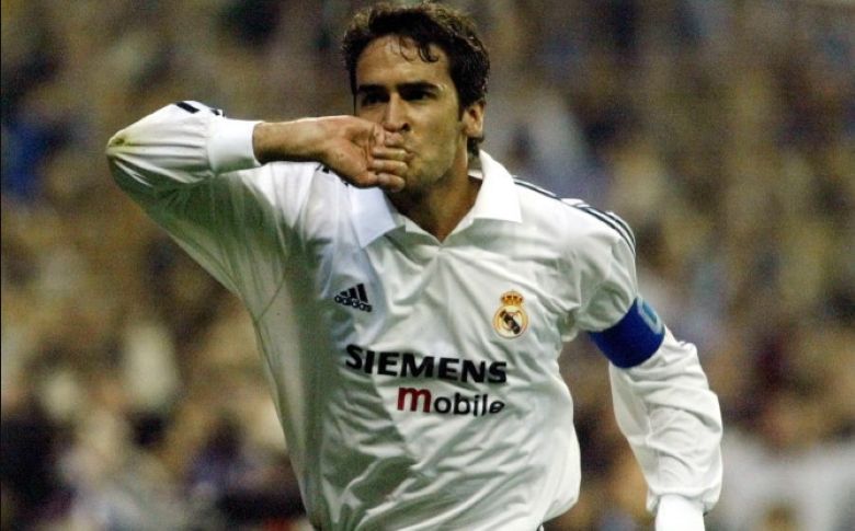 Ranking 10 best strikers in La Liga history: Messi beats Ronaldo in a 'mini El Clasico' - Ảnh 2