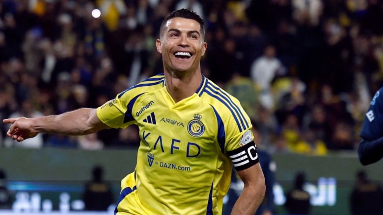 10 players with the most free-kick goals in history: A goalkeeper scored 59, how far is Messi from the top spot? - Ảnh 2