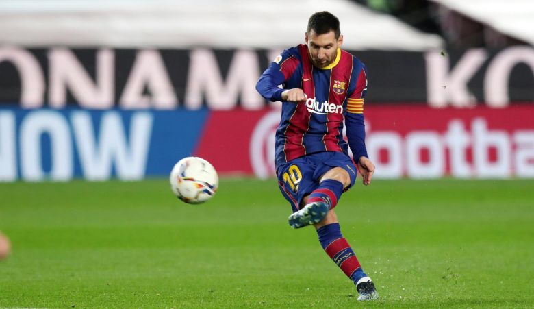 10 players with the most free-kick goals in history: A goalkeeper scored 59, how far is Messi from the top spot? - Ảnh 3