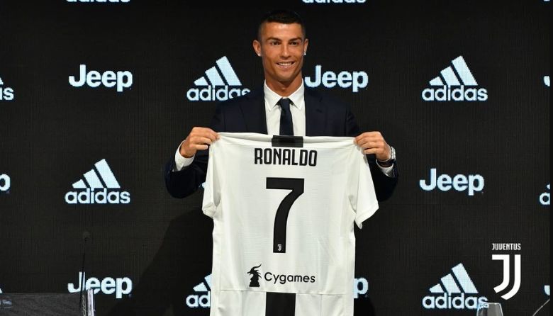 Top 10 Juventus most expensive signings: Ronaldo marks a new era, &euro;300m wasted on 4 flops - Ảnh 4