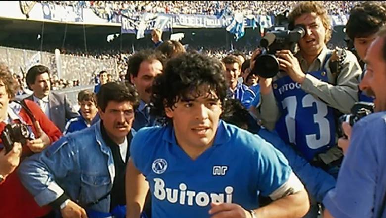 10 football teams that have retired shirt numbers: Bellingham&rsquo;s age-17 honour, private family shirts  - Ảnh 4