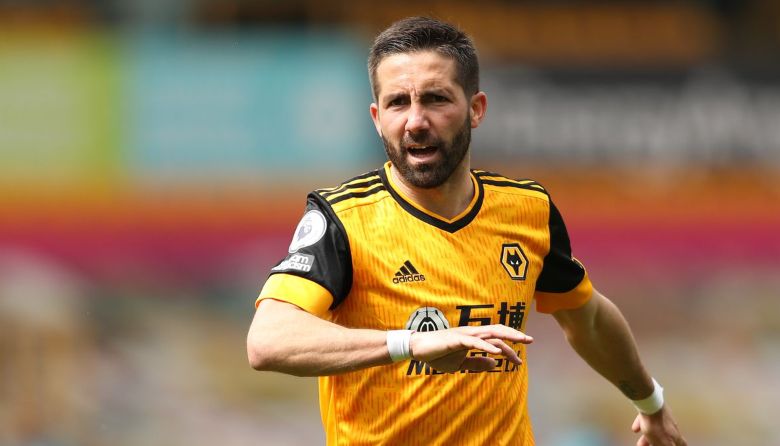 10 footballers who tuck their shirt in: Rodri leads Spain in style - Ảnh 2