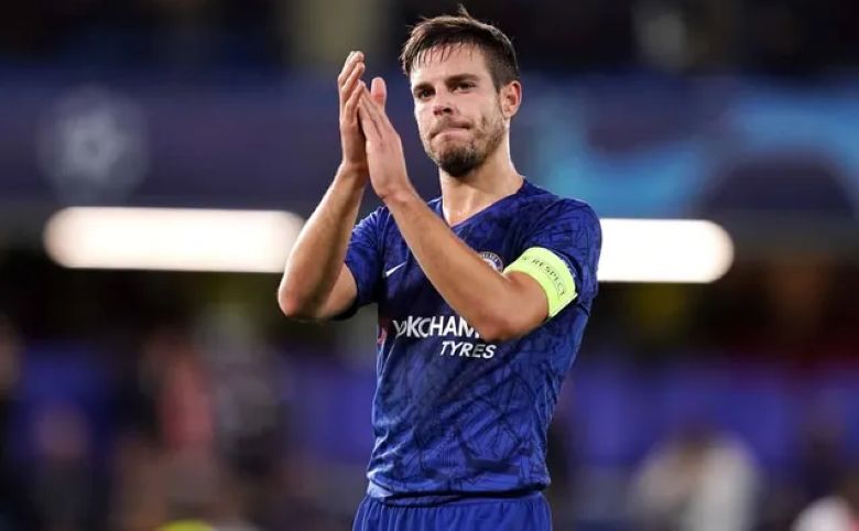 10 footballers who tuck their shirt in: Rodri leads Spain in style - Ảnh 3