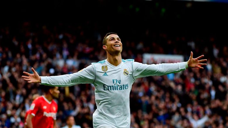Is Ronaldo a winger or striker?  - Ảnh 2