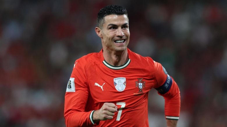 Ranking the best players of the 21st century football: Shock over Ibrahimović&rsquo;s position, Messi&rsquo;s place is unquestionable - Ảnh 3