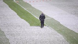 Premier League matches facing posponed due to snow and ice