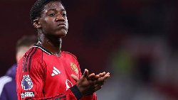 Kobbie Mainoo resolves Man United future after talks with Michael Carrick